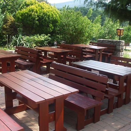 Osterija Na Planinci Acomodação com café da manhã Divača Exterior foto